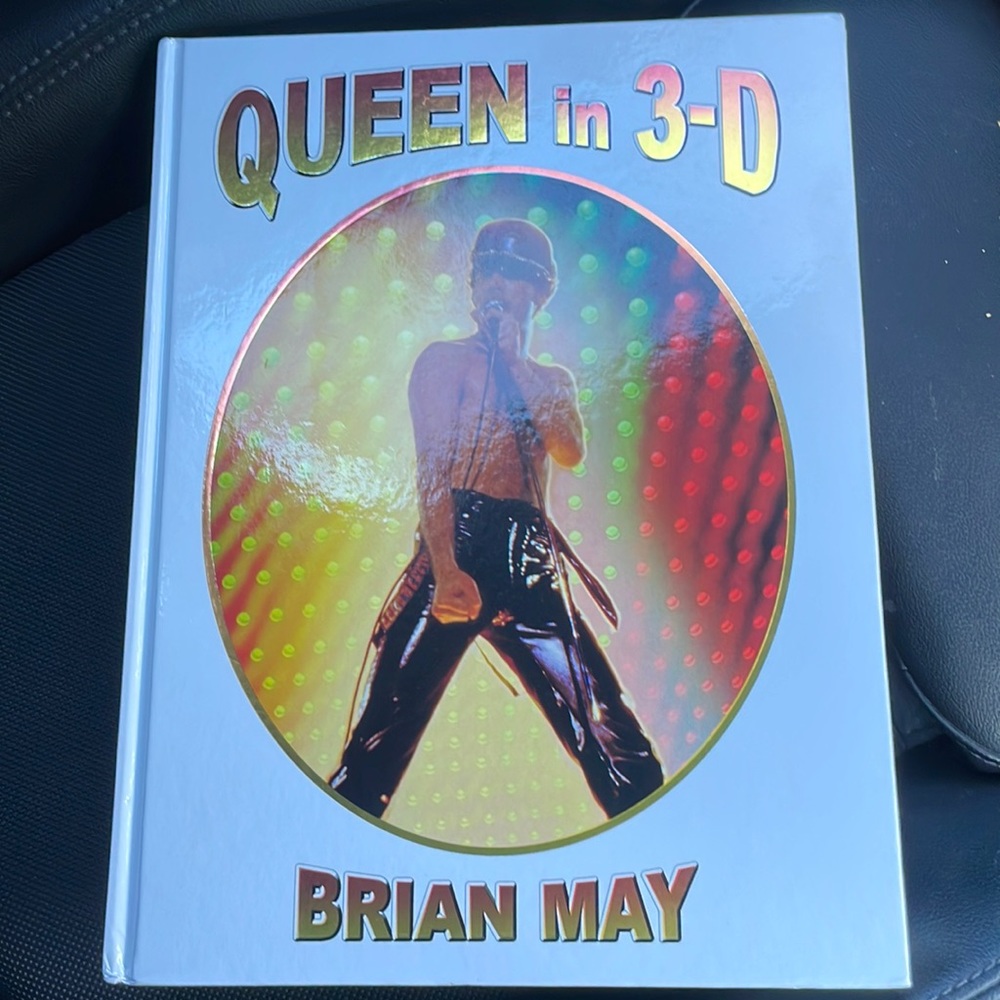 queen in 3-D